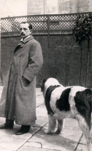 JM Barrie with Luath, his Newfoundland